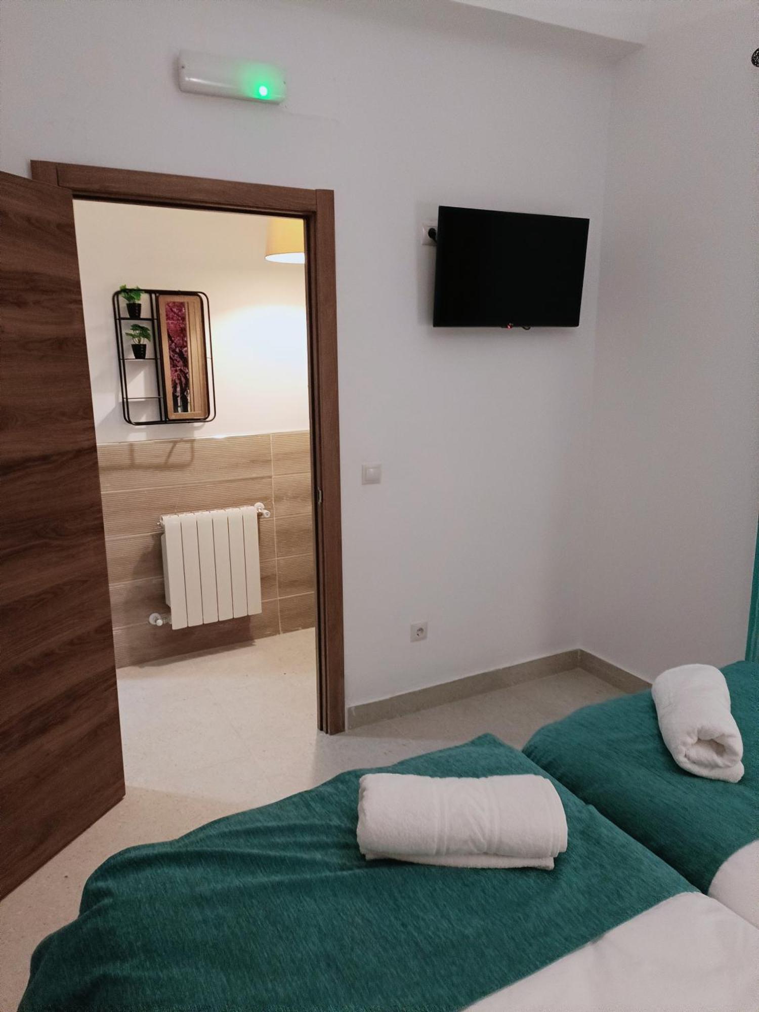 Violeta Suite Madrid Eksteriør billede